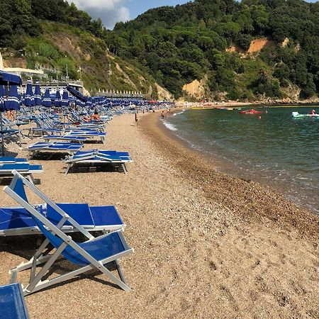 La Castellana Una Finestra Sul Mare- Air Conditioned Lerici Bagian luar foto